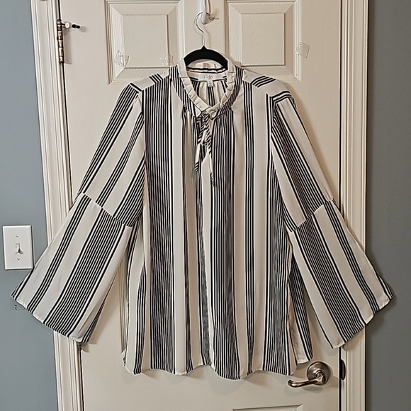 Blouse Black White Long Wide Bell Shape Sleeves Office Wear Bussines Casual Top - Picture 1 of 16